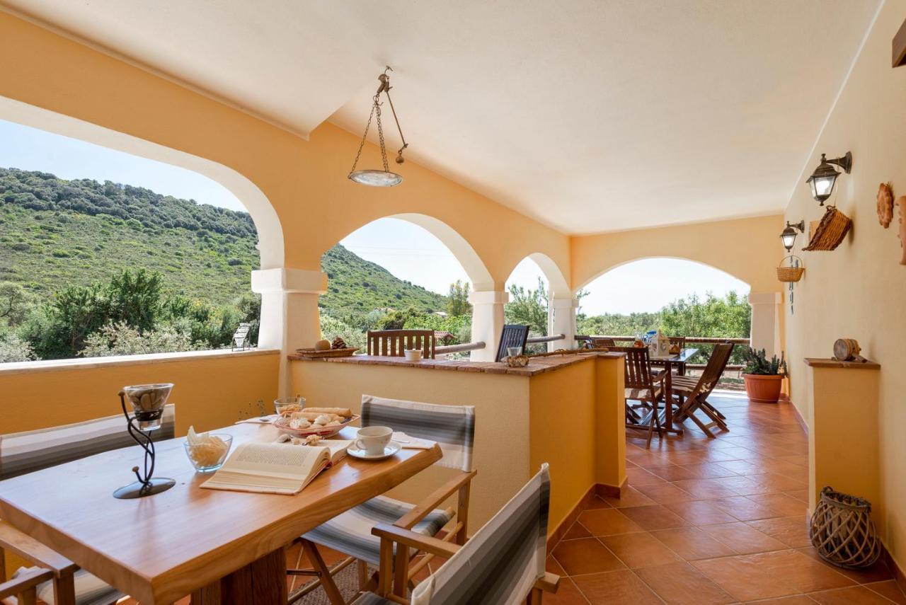 Ferienhaus 4 Bedrooms House With Private Pool Terrace And Wifi At 6 Km Away From The *